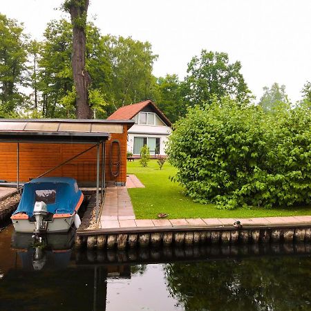 Ferienhaus Direkt An Der Spree Mit Whirlpool Und Sauna Berlin Exterior foto