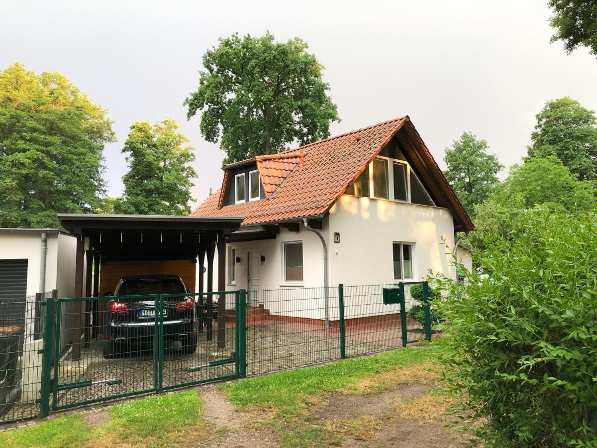 Ferienhaus Direkt An Der Spree Mit Whirlpool Und Sauna Berlin Exterior foto