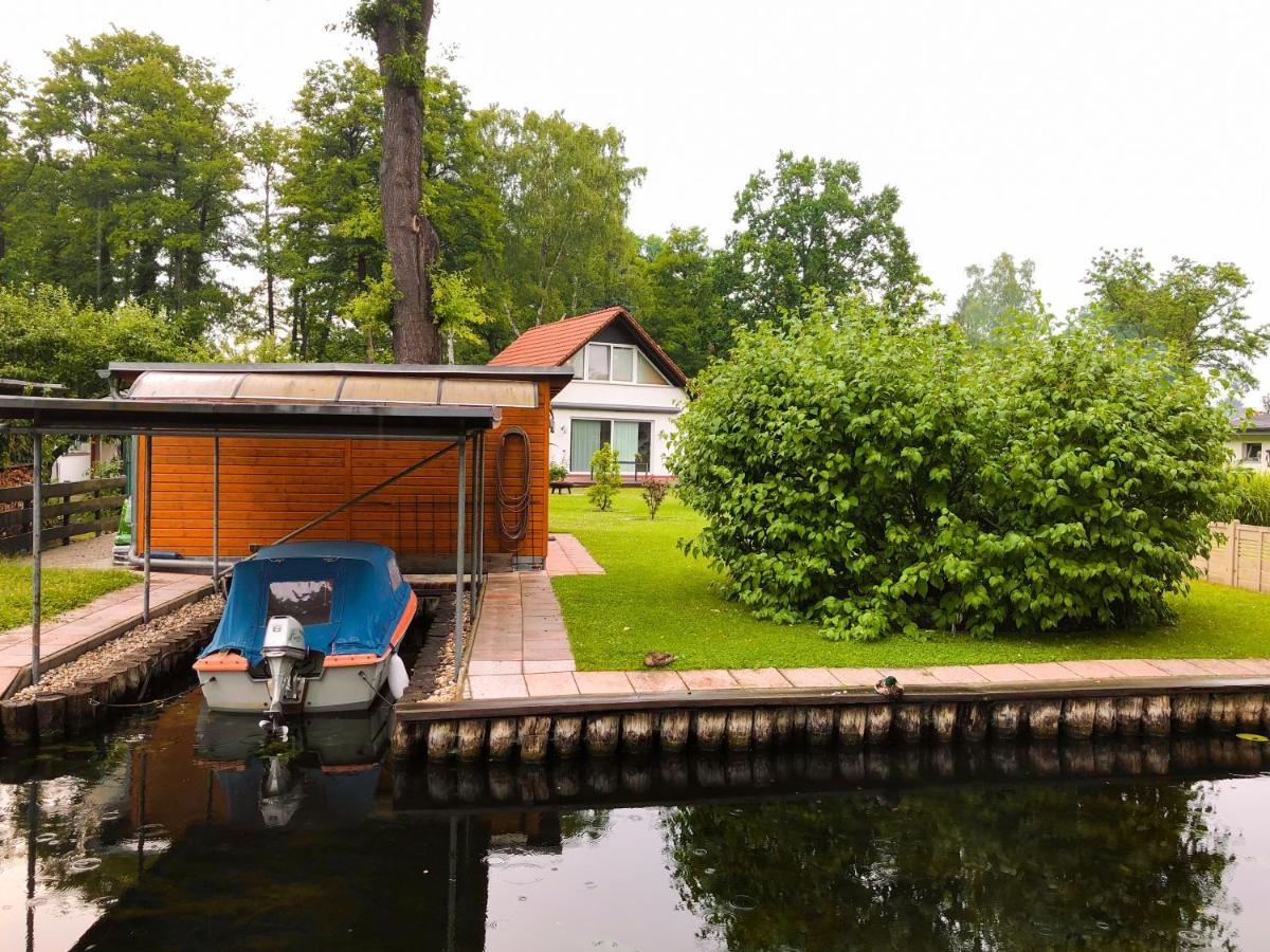 Ferienhaus Direkt An Der Spree Mit Whirlpool Und Sauna Berlin Exterior foto